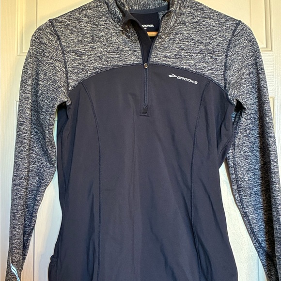 Brooks Women's Black and Heather Gray Performance Jersey - Picture 2 of 11